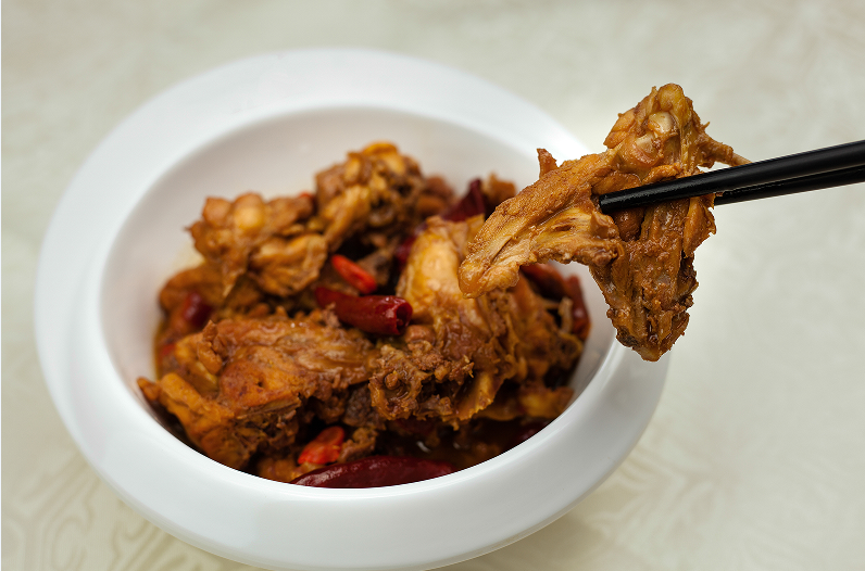 饈廚雞架飯在市場上有哪些發(fā)展的優(yōu)勢呢？
